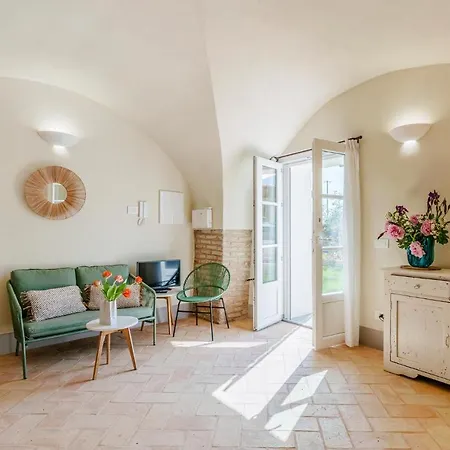 2 Bedroom Gorgeous In Bastia Di *