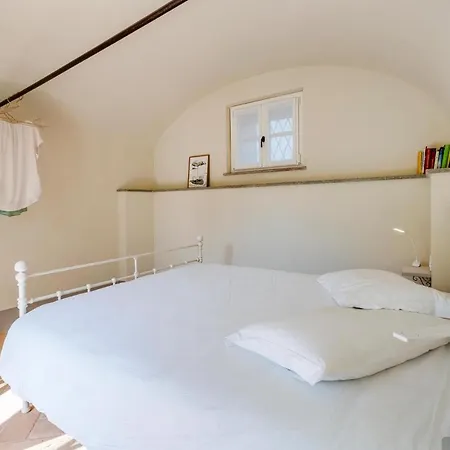 2 Bedroom Gorgeous In Bastia Di Albenga