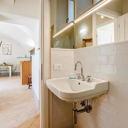 2 Bedroom Gorgeous In Bastia Di *