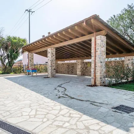 2 Bedroom Gorgeous In Bastia Di Διαμέρισμα Αλμπένγκα